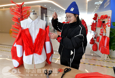 浙紡服院服裝數字化“未來工廠”亮相寧波時尚節，引領智能時尚新未來